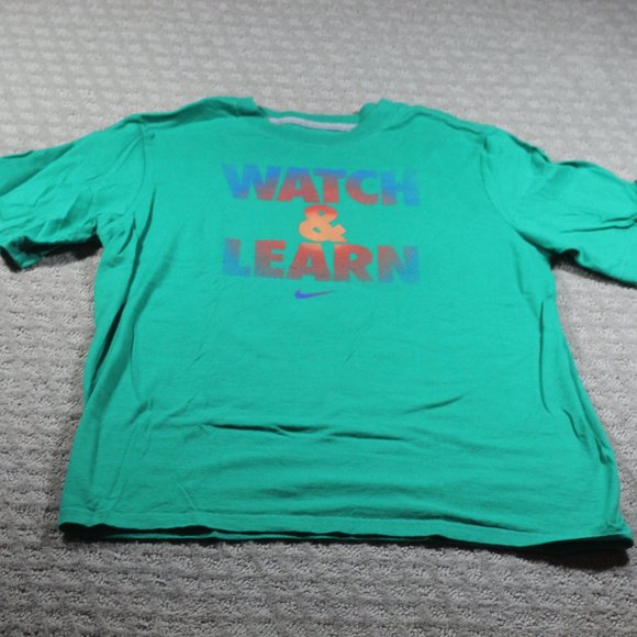 Nike Size YXL Green "Watch & Learn" Short Sleeve Graphic Tee Shirt - LIKE NEW - Picture 1 of 4